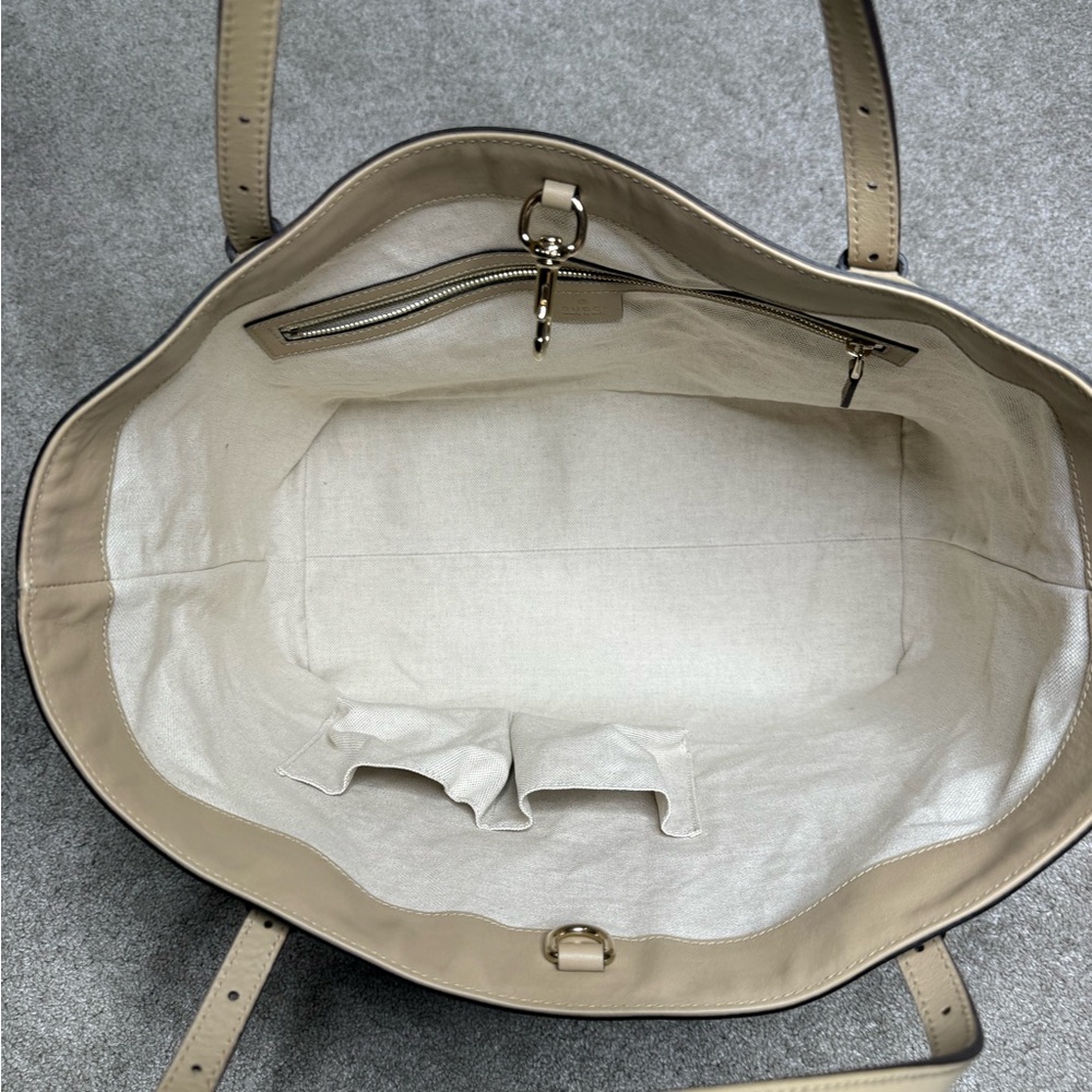 Gucci Beige and Brown Monogram Tote - Picture 7 of 16